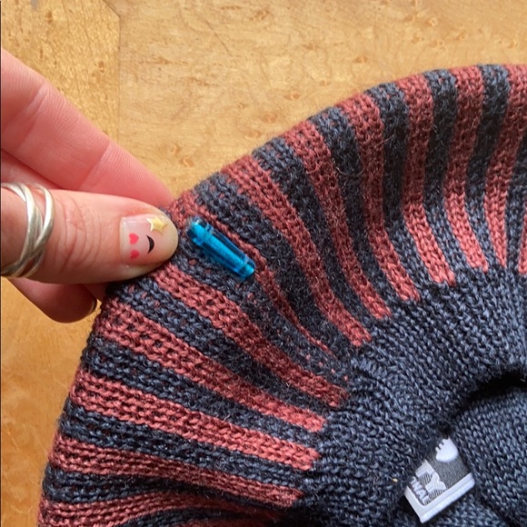 🆕NWT Livity Outernational 2 Beret Bundle of Joy! - Picture 8 of 9